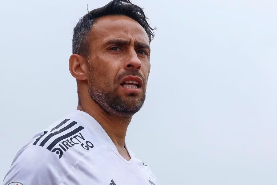 Ya sabemos que jugaste en Brasil y que sos un lamé huevos de los brasileños Jorge Valdivia.

Mira si nosotros los paraguayos nos vamos a achicar de estos brasileños, nos bancamos contra 3 países HDP.

Todo el partido diciendo lo mismo Chileno Muert*