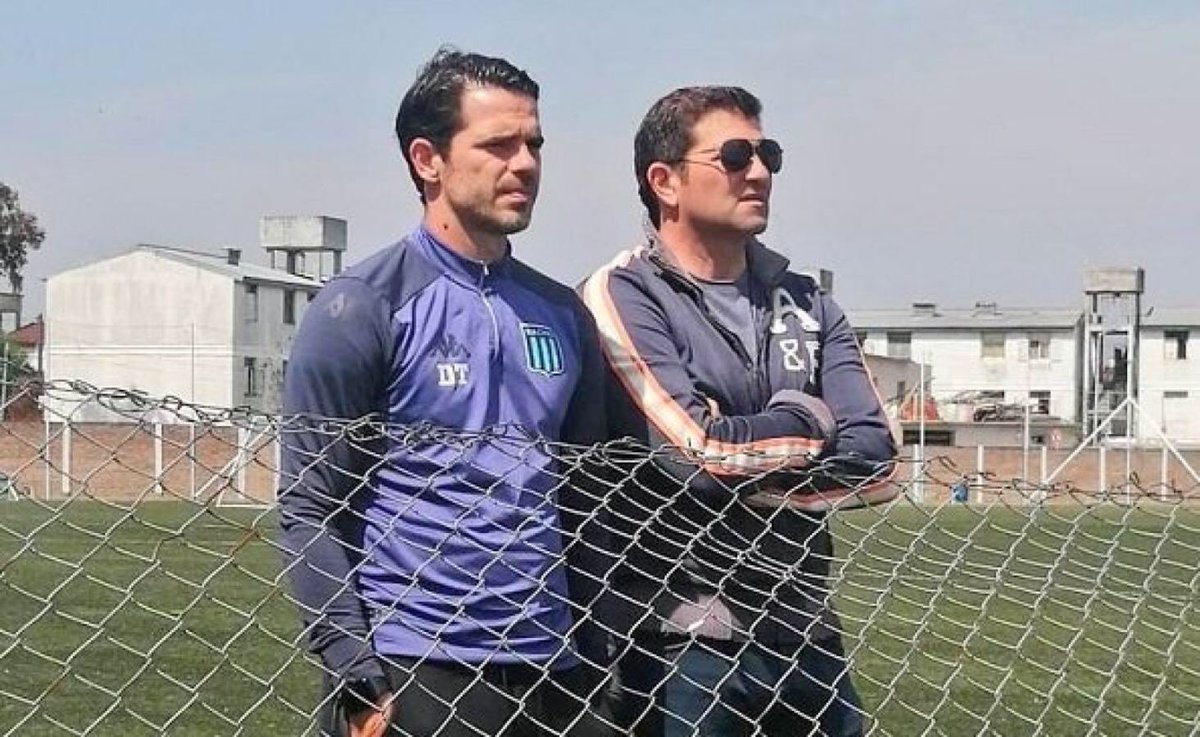 -que hacemos gago?
+no se yo soy re down
-yo también