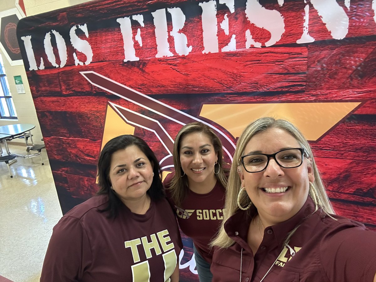 cramos_lfcisd's tweet photo. Love this photo background at Fish Camp today! Excited for a new school year! @JMontero_LFU @cledezmaLFU https://t.co/WqSDM6VW1P