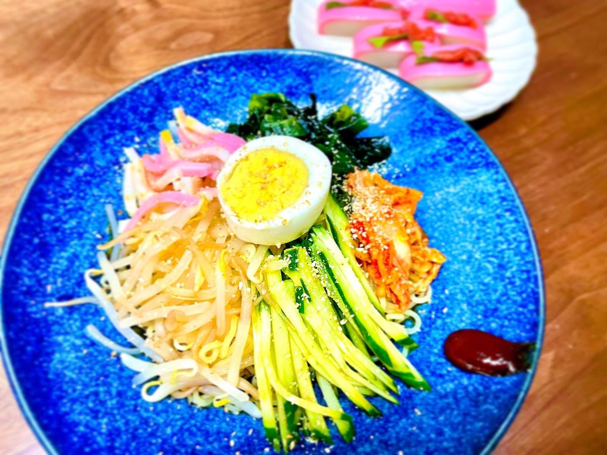 vivatakeko's tweet photo. 冷やし中華率高いけどやっぱり夏は冷たいものだね🥵

晩酌には
ゆかり和えの枝豆🫛

#おうちごはん #ご飯記録 #料理好きな人と繋がりたい #満腹ご飯で笑顔 #お腹ペコリン部 #晩酌 #晩ご飯 #アテ #今晩のアテ https://t.co/DI0zd9nQ2v
