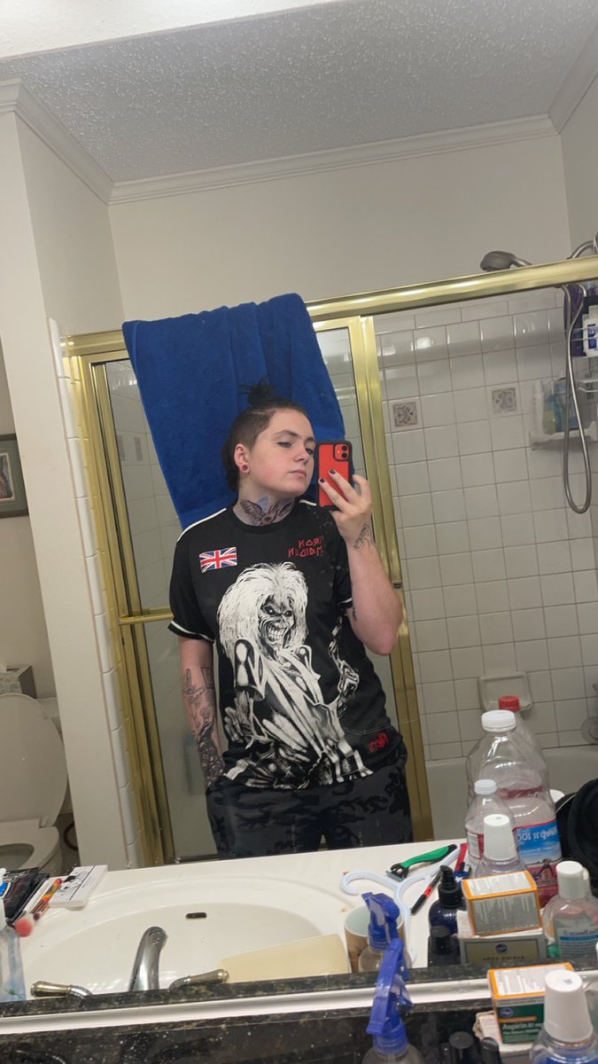tittyfiend69's tweet photo. ✨NEW PINNED✨
Hi! My name is Asher, I’m trans (ftm) and my pronouns are he/him 

📌 Switch (mainly powerbottom) 
📌 Bisexual 
📌 Tattoo Artist 🫡
📌 MDNI 🔞
📌I have pretty much every kink 🫣

Like &amp; RT to be friends 🍪🍪 https://t.co/kbSpKh41Aa