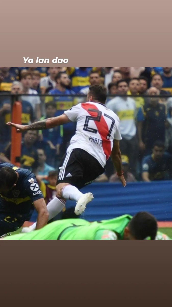 Como te van a hacer un gol sacando del medio!!!
Ah no....para...