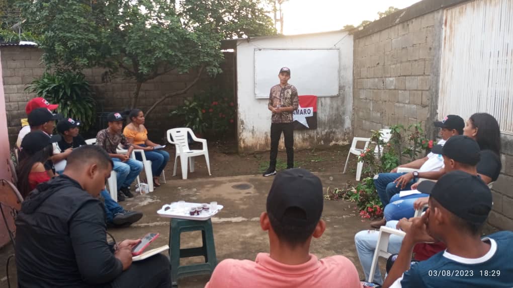 Mrt_Fco_Miranda's tweet photo. Enseñen, y tendrán quien sepa; eduquen, y tendrán quien haga.
 Simón Rodríguez
#YoIzoMiBandera 
@NicolasMaduro 
@HAbreuMRT https://t.co/trgKHlh8tm