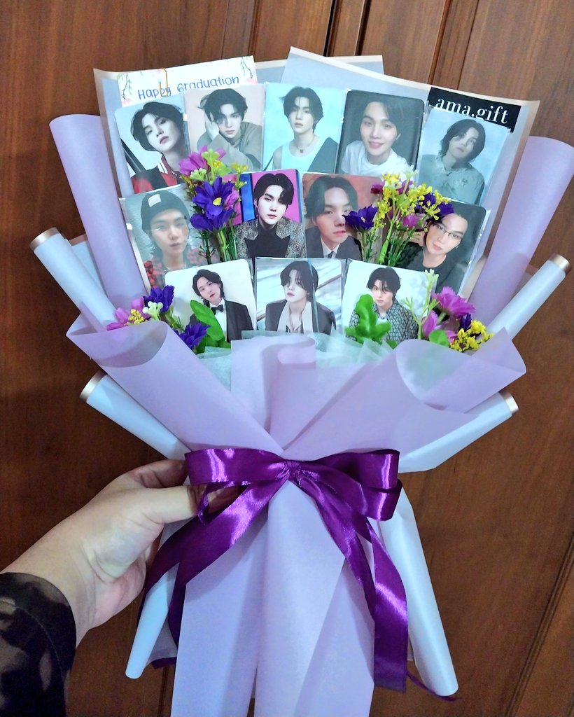 Buket photocard pengiriman seluruh Indonesia
Bisa order via shopee: shp.ee/kaq87hp