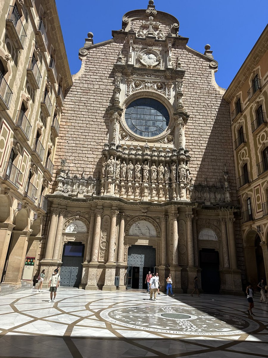 Matt74P's tweet photo. #travels #Monsterrat #spain #holiday fantastic views and amazing architecture in Monsterrat. https://t.co/aDKiywYfdd