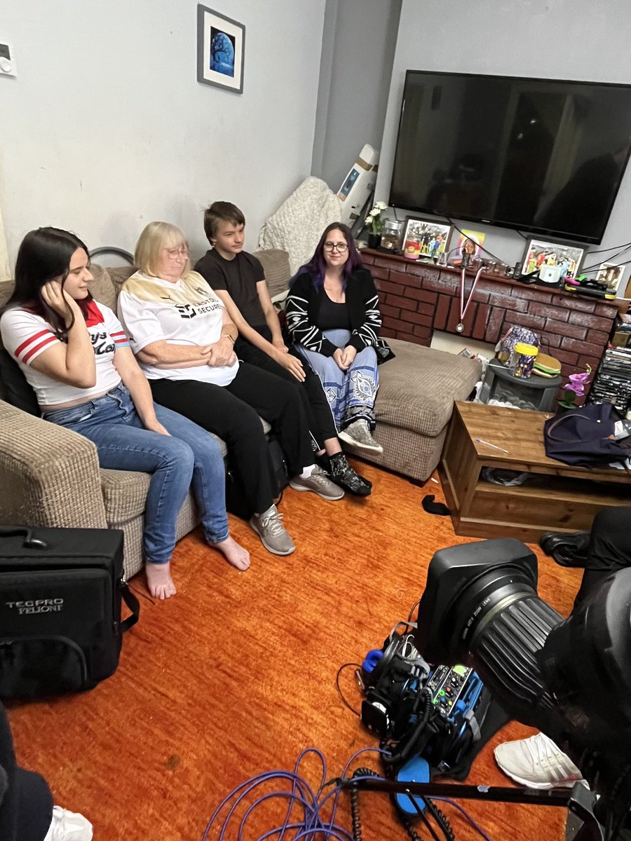 Out in Bournemouth this morning where three generations of the Korbey family have been painfully impacted by Britain’s NHS dentist shortage. Grandma Angie says she had to wait three years to see a dentist while living with multiple loose teeth <a href="/GMB/">Good Morning Britain</a>