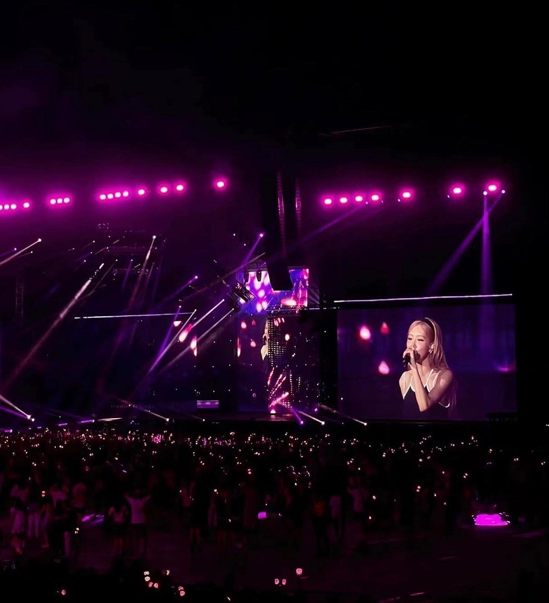 nowadaled's tweet image. New case 🙌 Our MK series P3.91 applied at #blackpink concert at #singapore 

🔺Panel size :500X500mm
🔺ICs: ICN2153+3840hz
🔺Leds: Kinglight led.

-
-
#nowadaled #ledsign #leds #panels #ledboard #rentalledscreen #pixels #concert #djlife #singers #activity  #novastar #church