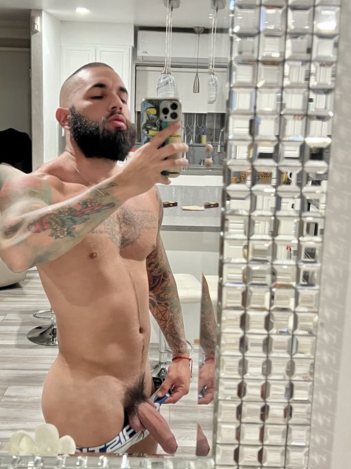 drain me of all my milk 🐮 #moo https://t.co/YAzvw7scel<a href="/tag/moo"class="tags">#moo</a>