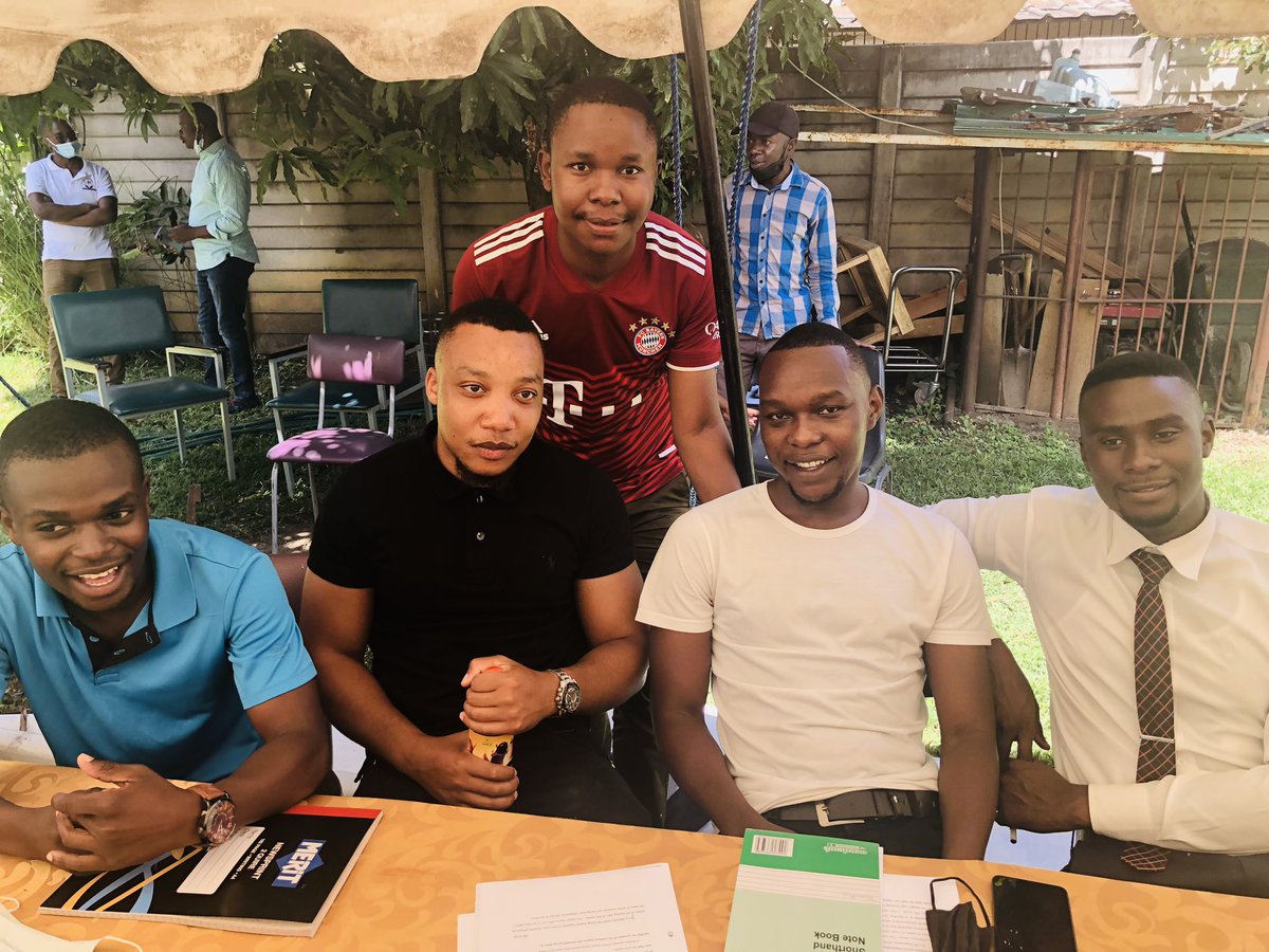 Zvoutete14's tweet photo. Quote this tweet with a picture of yourself and your mates. https://t.co/vGRwM9WsbC
