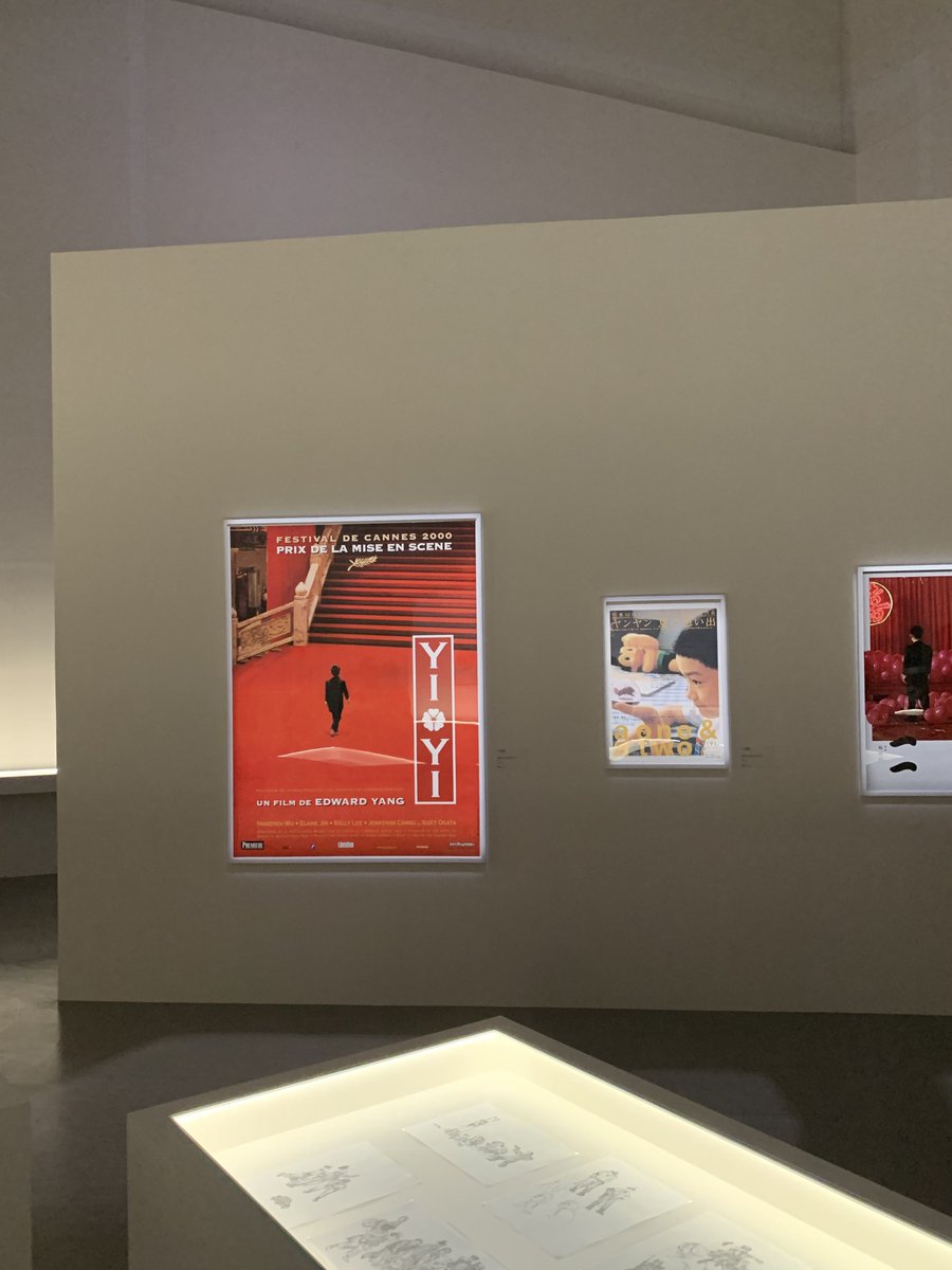 하나 그리고 둘을 촬영한 타이페이 그랜드 호텔도 너무 멋졌다 언덕 위에 있어서 숲길을 지나서 올라가야 커다랗게 등장하는 게 정말 영화적 경험..T...