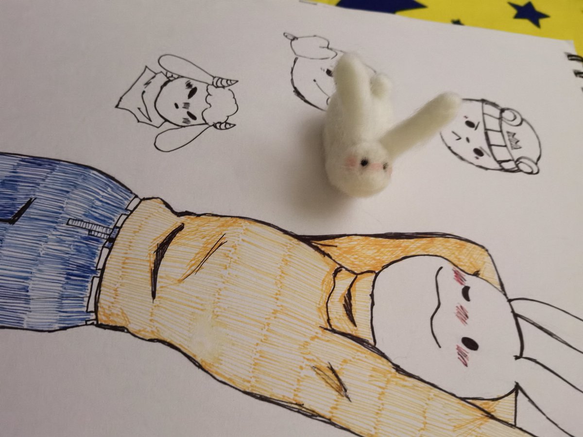 I made lil buddy bun with wool, I decided to give them a tour of my sketchbook lmaooo they be vibin

#needlefelting #crafts #bunny #traditionalart #wool