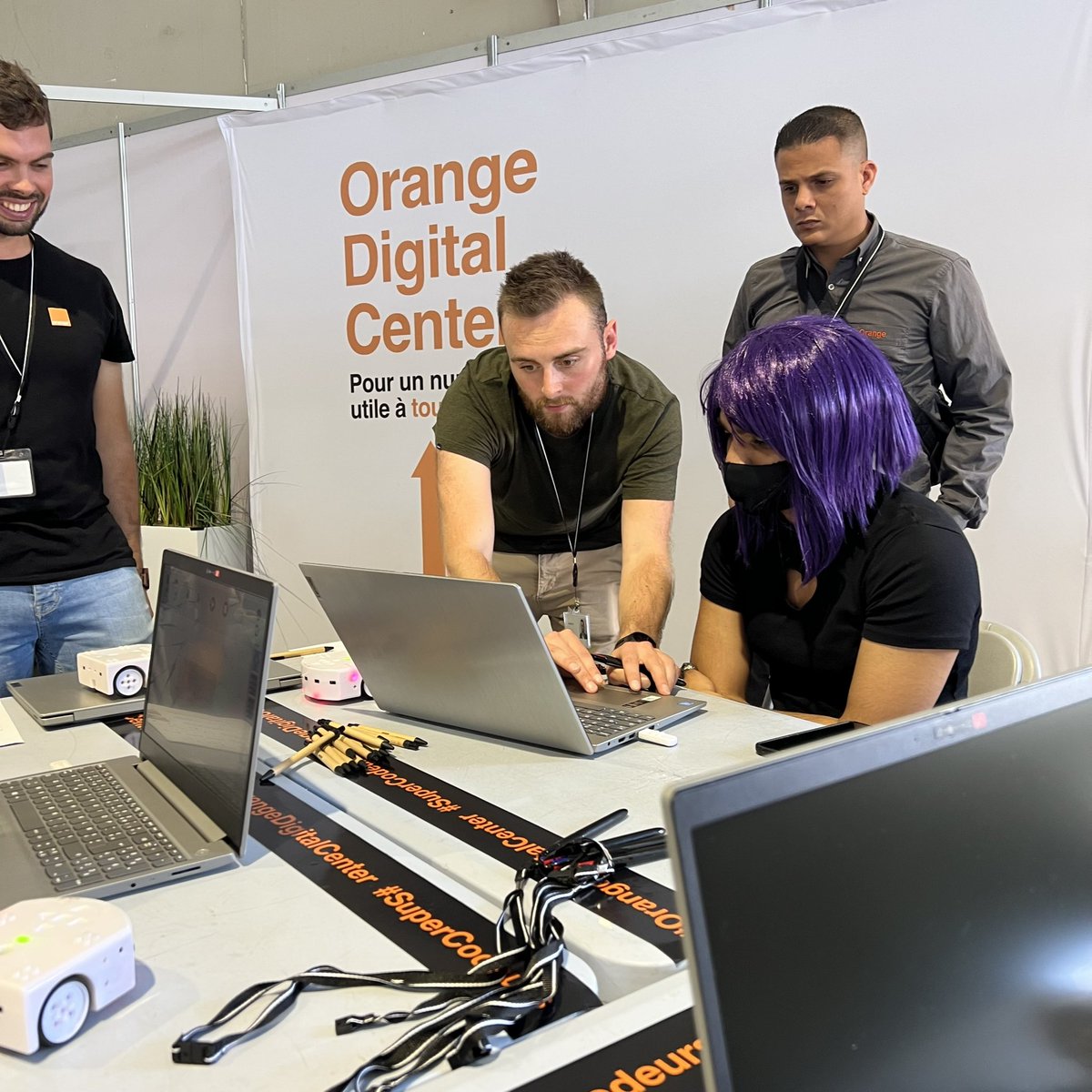 Cette année, l'#OrangeDigitalCenter organise son challenge #Supercodeurs à l'occasion du salon #Geekali. Nous vous attendons nombreux sur le stand Orange, pour remporter des écouteurs ou un bracelet connecté. Un atelier #numérique#Orange accessible à tous !
#Nouléansamb