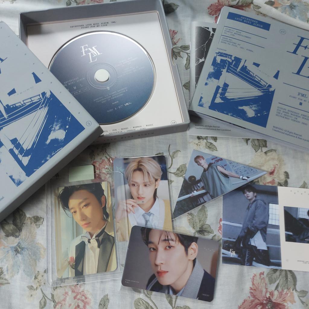 ellegnyym's tweet photo. ;_; para nakong bumili ng sealed album tuloy sa pa freebies mo HAHAHAAH @webelyverseph nagulat ako na ang bumungad si wonu + jun HAHAHA thank ü worth the wait! sana may sale ulit 👀🩶 first svt album 🫠🩶 https://t.co/SeWJDgvRB6