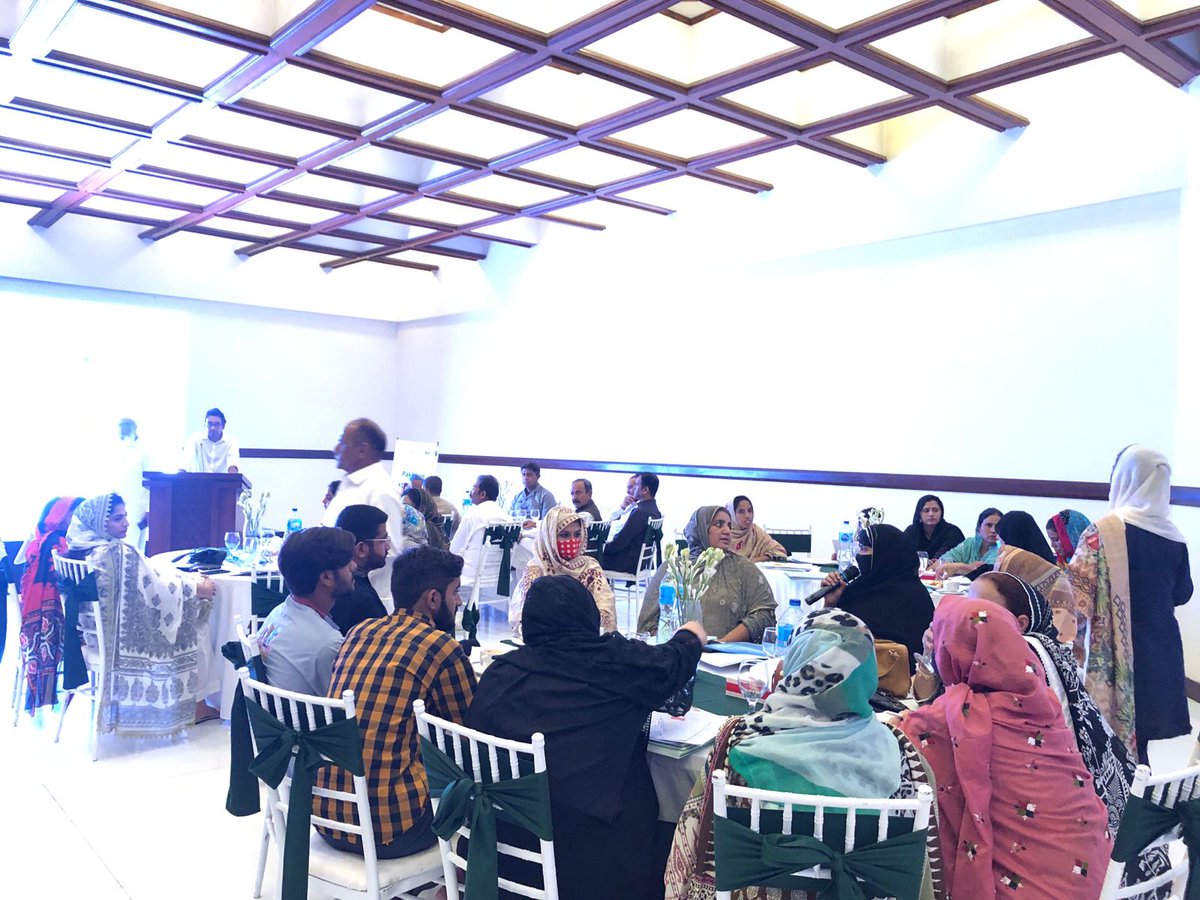 UNDP_Pakistan's tweet photo. (1/2) #UNDPinPakistan conducted a series of provincial consultations w/ textile sector stakeholders, including Private Companies, National Human Rights Associations, Civil Society Organizations &amp; Home Based Workers, to draft a Human Rights Due Diligence Code of Conduct. https://t.co/C6rHfDBFYW