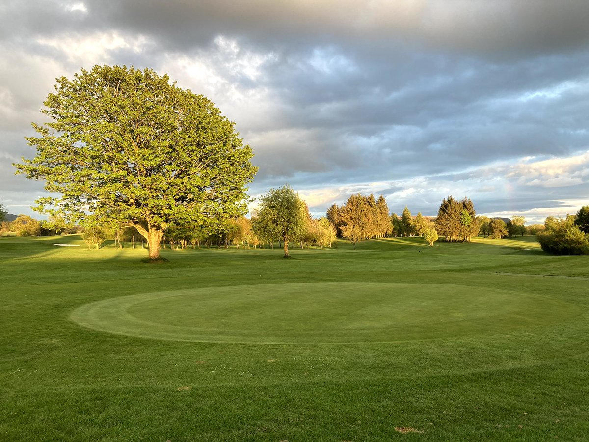 <a href="/MilnathortGC/">Milnathort Golf Club</a> - a terrific 9 hole course and a friendly club which has successfully adapted to meet the ever changing demands facing golf clubs. 

Hidden in shadow of Burleigh Castle with a peek over Loch Leven this tranquil gem awaits your visit!