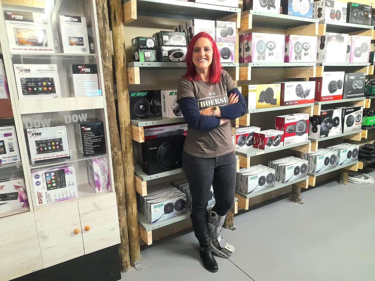 OFMNuus's tweet photo. #OFMMidMorningMagic is live from the new Central Fishing Shop and Central Sound at Mega Park in Hospitaal Park, Bloemfontein. Read more here: https://t.co/b93yQD7QW6. https://t.co/z0OpCfVYTn