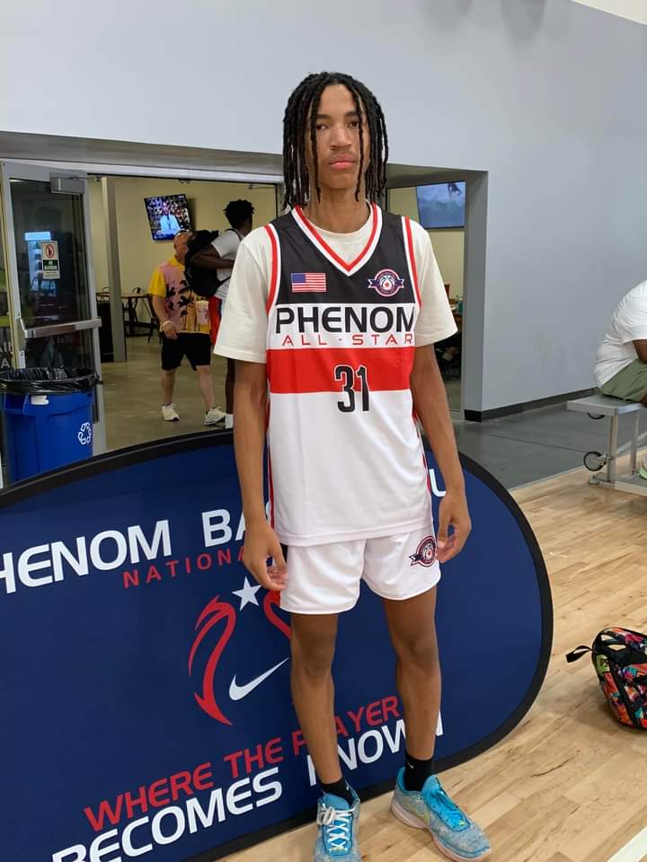 _melowilliams's tweet photo. 2026 Amare Hereford (@amarehereford) Beloit Memorial HS (WI) 2023 Nike Phenom Basketball National Camp All-Star Game highlights.
Hereford earned All-Star Game Honors and All-Defensive Team Honors at the Nike Phenom National Camp in California. 

https://t.co/D1e3GZ7NUf https://t.co/OF8LLBr6VI