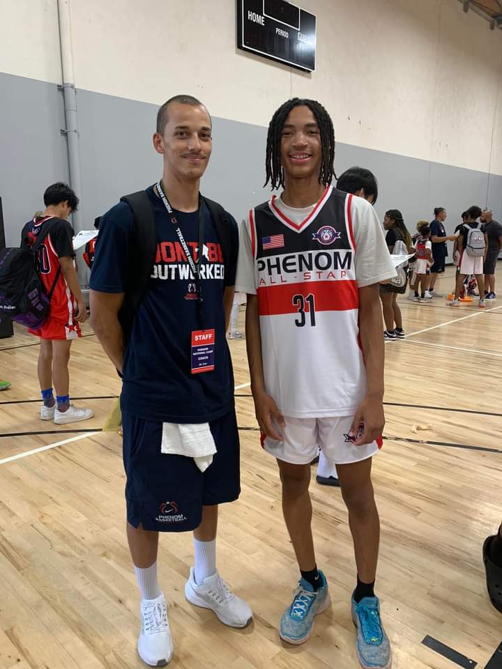 Melo (@_melowilliams) on Twitter photo 2026 Amare Hereford (<a href="/amarehereford/">Amare Hereford</a>) Beloit Memorial HS (WI) 2023 Nike Phenom Basketball National Camp All-Star Game highlights.
Hereford earned All-Star Game Honors and All-Defensive Team Honors at the Nike Phenom National Camp in California.
instagram.com/reel/CvgP4JRN9… 2026 Amare Hereford (<a href="/amarehereford/">Amare Hereford</a>) Beloit Memorial HS (WI) 2023 Nike Phenom Basketball National Camp All-Star Game highlights.
Hereford earned All-Star Game Honors and All-Defensive Team Honors at the Nike Phenom National Camp in California.
instagram.com/reel/CvgP4JRN9…