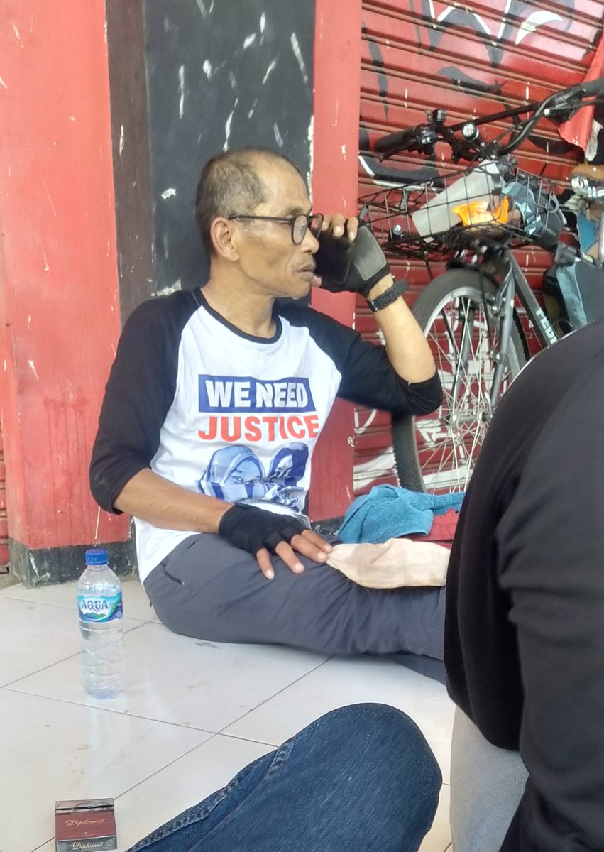 Matur sembah nuwun, pak midun sudah sampai gelora delta Sidoarjo. Istirahat menjelang sholat jum'at, dan melanjutkan perjalanan menuju Surabaya. Gelora bung tomo