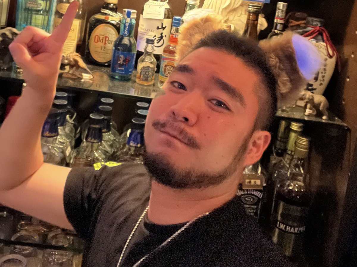 condor2010_'s tweet photo. 昨夜もご来店ありがとうございました😊

8月4日金曜日
19:30〜2:00 close

リョウメイ＆犬太です

🉐【限定】今夜は19:30〜21:00まで
キンキンに冷えたレモンサワー🍋を
800円→500円で提供致します‼️
この機会にご利用ください。

明日土曜日は20:00〜2:30 close https://t.co/cfT4xIGHEC