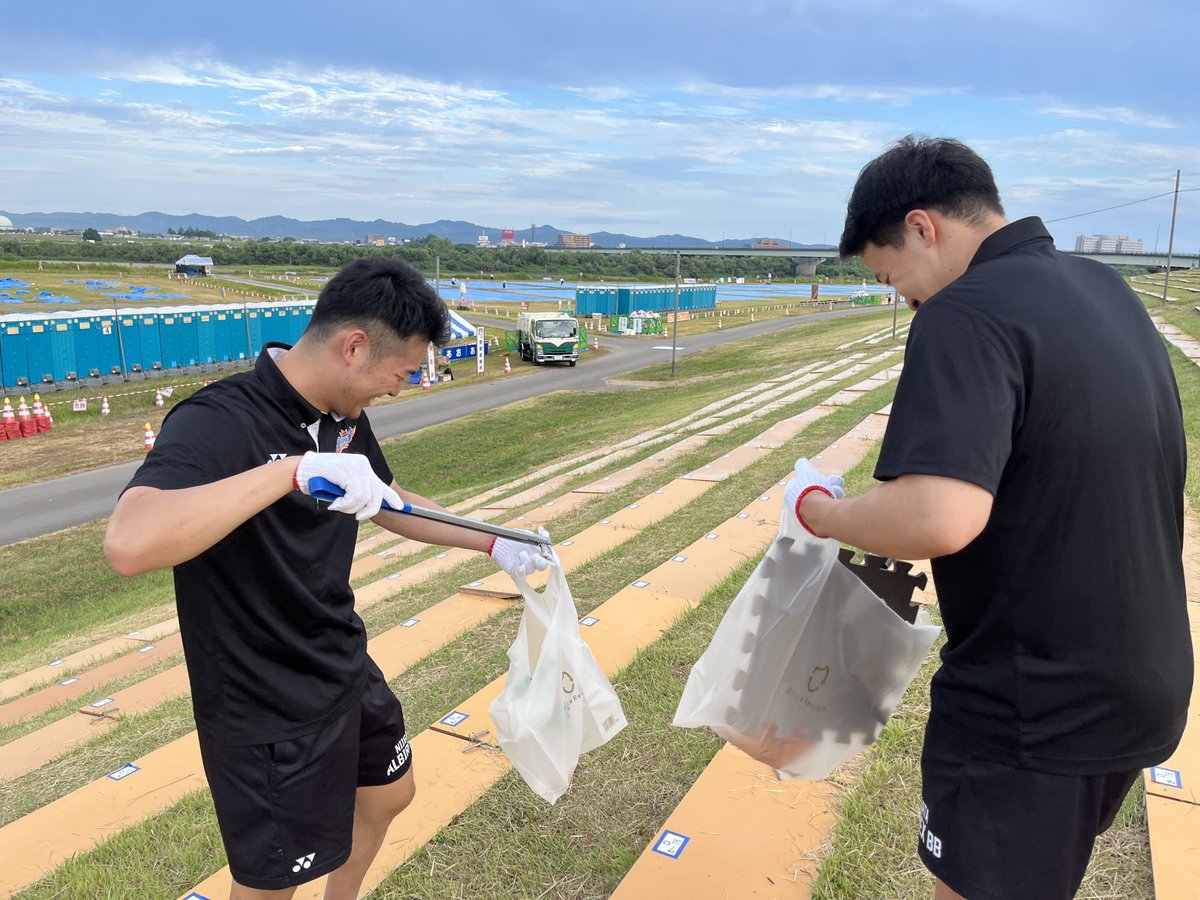 naxbb_rb's tweet photo. 【📸】長岡まつり大花火大会清掃ボランティア活動では、早起きをして、朝の日差しを浴び、お散歩中のわんちゃんに癒されながら信濃川河川敷のゴミ拾いを行いました！ https://t.co/kMaJHTdAun