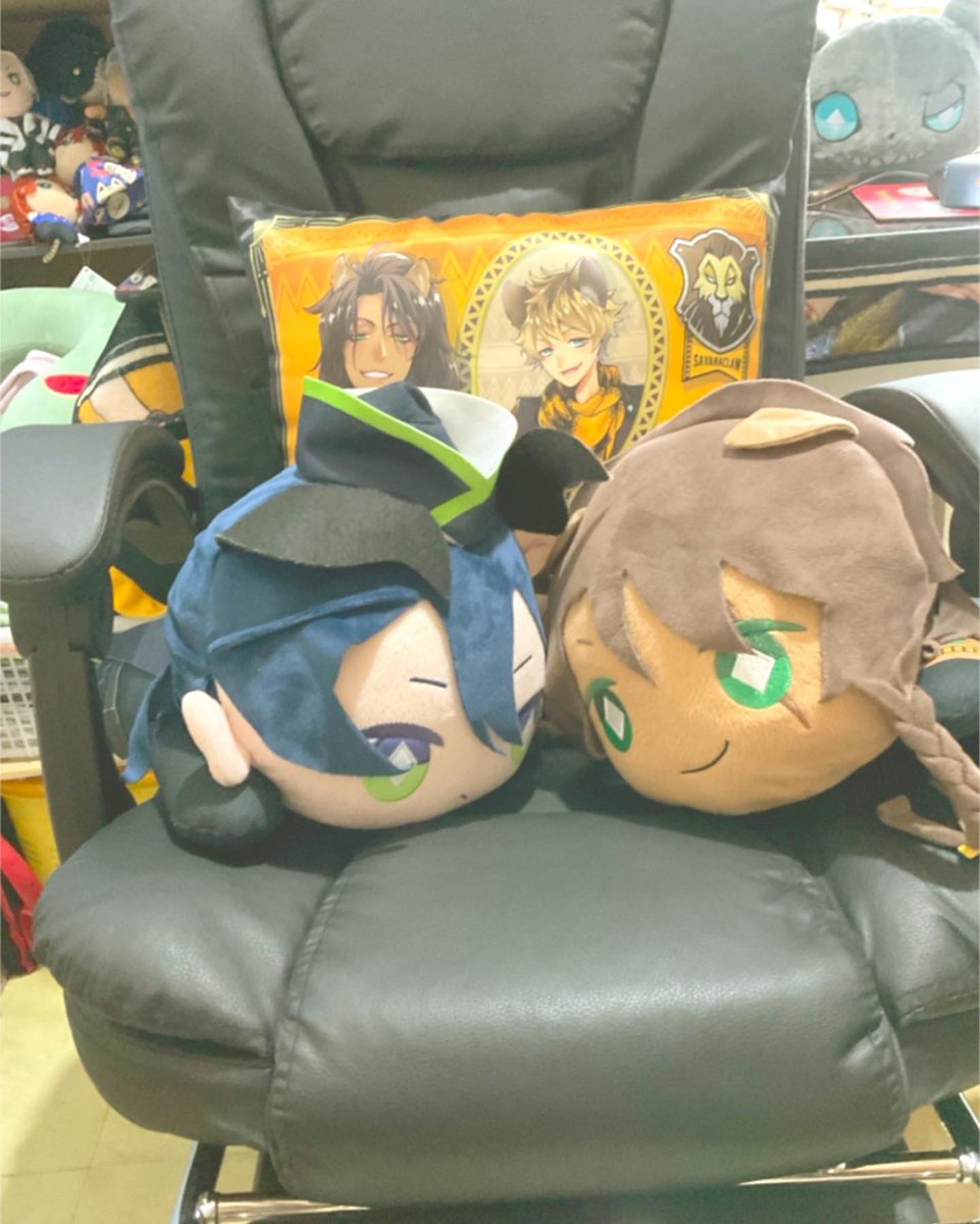 toribon17's tweet photo. 🧡𝕿𝖗𝖎𝖝𝖎𝖊’𝖘 𝕭𝖑𝖔𝖌 𝕻𝖔𝖘𝖙 #3

I finally got a new chair that fits with my table HAHA
It has a built-in massager so it’s perfect for the people who experience backpain (me) 😂🧡💛

#chair #blog #blogger #blogpost #savanaclaw #malleusdraconia #leonakingscholar #ブログ https://t.co/nr1hcWYOqZ