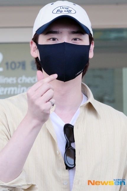ianwang0626's tweet photo. #LeeJongSuk #李钟硕 #李鍾碩 #อีจงซอก #イ・ジョンソク #이종석 

飞✈️迪拜 https://t.co/b99znJrNwD