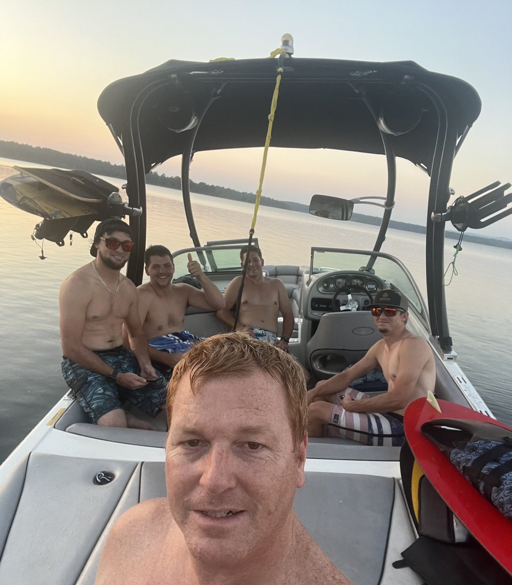 fropappy's tweet photo. Thursday evening wake surf session at Degray. #Wakesurf #Degray #CenturionBoats #InlandSurfer #P5 #Phase5 @CenturionBoats @phase5boards @inlandsurfer https://t.co/l1bCwlXi6f