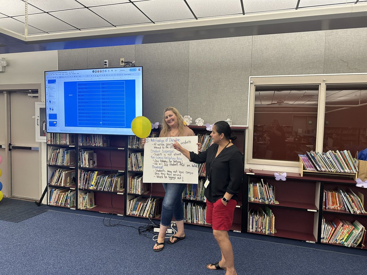 debkuenzli's tweet photo. @holidayparkcsd our teachers are learning and growing together! https://t.co/1eVO8oVQws