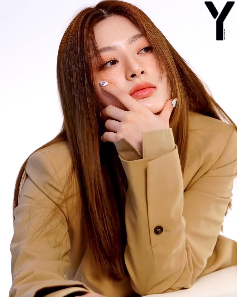 SEEUNSLOOK's tweet photo. yoon seeun from stayc https://t.co/Wlx80Tt6Pg