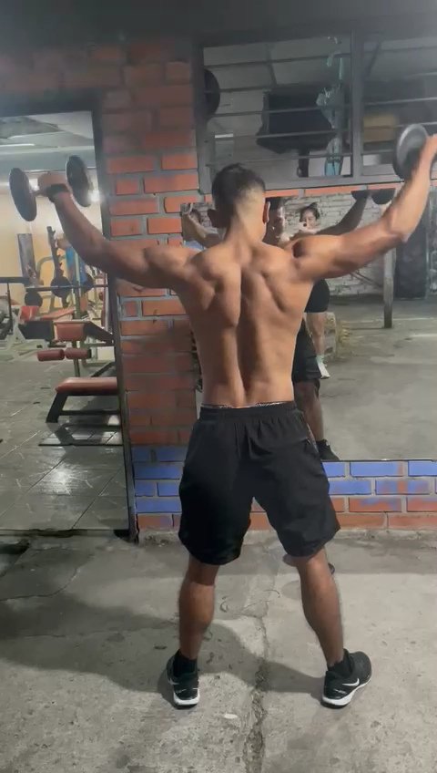 ssalcedo_15's tweet photo. Me da alegría ver que poco a poco mejoro físicamente y he logrado subir de peso manteniendo mi postura frente al consumo de carne y optando por alternativas menos injustas. 🙏🏽🙌🏽💯 https://t.co/v1Pw6b6skr