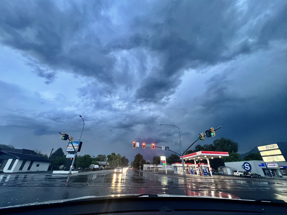adevey's tweet image. Tonight’s storm after it passed through American Fork. #utwx