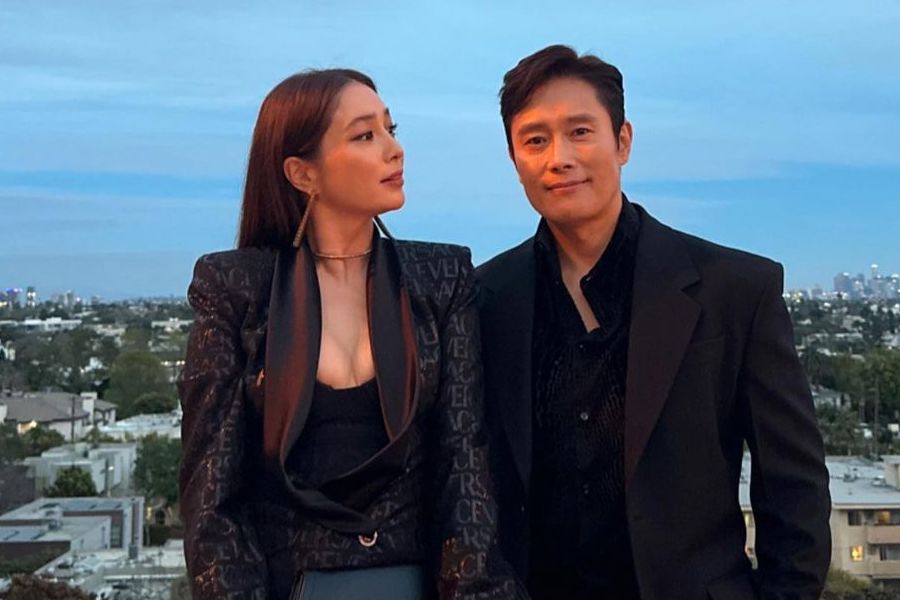#LeeMinJung And #LeeByungHun Confirmed To Be Expecting Their Second Child  
soompi.com/article/160522…