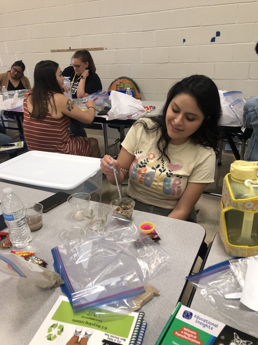 BishopArtsSTEAM's tweet photo. STEAM focus always on the forefront for team BASA.🤩We can’t wait to implement the hands on science lessons we learned with the Dallas Environmental Education Initiative. #handsonScience ⁦@DallasEEI⁩ ⁦@LourdesGarduno3⁩ ⁦@MRamirezDISD⁩ ⁦@dallasschools⁩ https://t.co/kPeRlBqAUH
