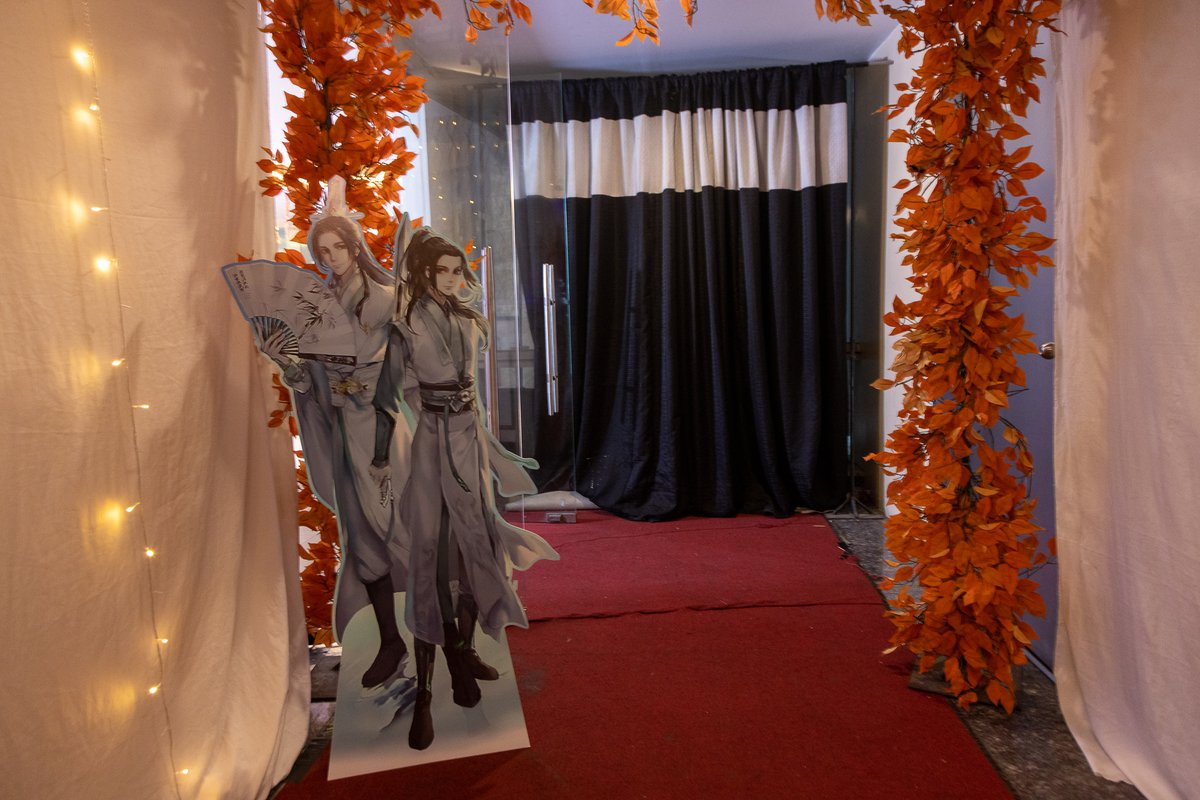 stringsoffateph's tweet photo. We are getting nostalgic about April’s SoF, and we wanted to thank everyone again for putting your trust in us and attending our very first event. Let's take another glimpse at one of the highlights of SOF 2023! Standees, freebies, and prizes!
#stringsoffate23 #SOF2023 https://t.co/5K03Y99xyW