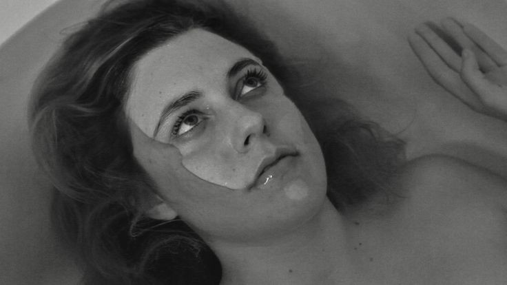 lalalandism's tweet photo. happy birthday greta gerwig https://t.co/iMWOpfjF6z
