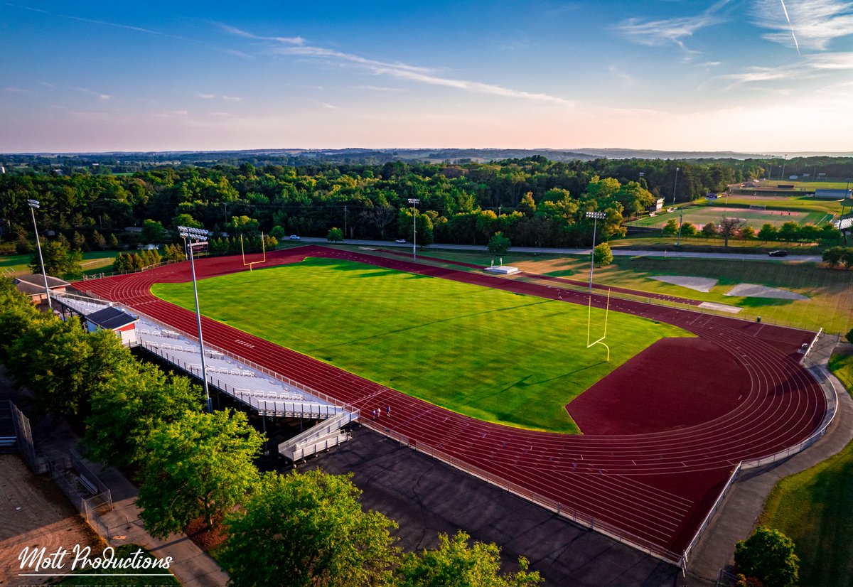 Who's ready for high school football season in Wisconsin?  The field at Badger HS is showing off tonight!

#badgerfootball #wisfb #wiaafb #hsfb <a href="/lgbadger/">Badger Athletics</a> <a href="/lgbadgerFB/">Badger Football</a>