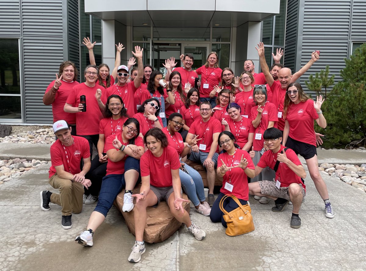 Check out all these awesome Isotopists - the #SPATIAL23 crew!