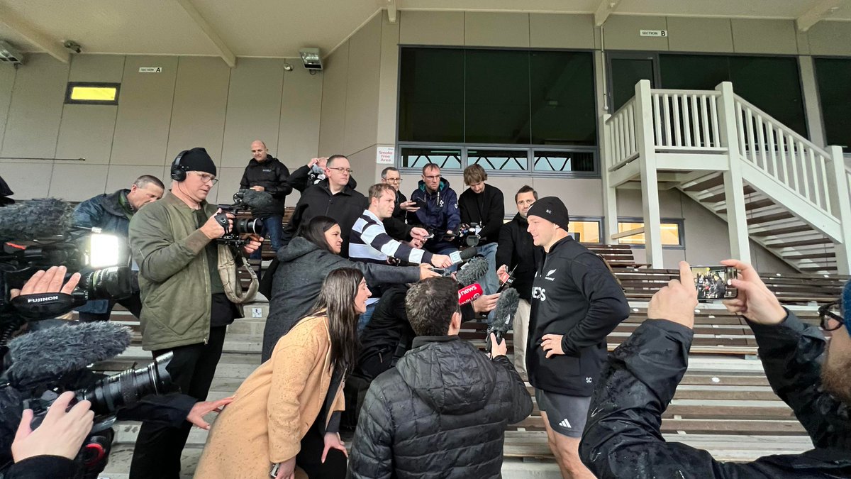 Solid media turnout at Friday's #AllBlacks captain's run in Dunedin. The team hit the field, including skipper Sam Cane.
Will the ABs get it done in Bled II or will the Wallabies shock the rugby world? Bring it on.
#rugby #NZLvAUS #BledisloeCup
