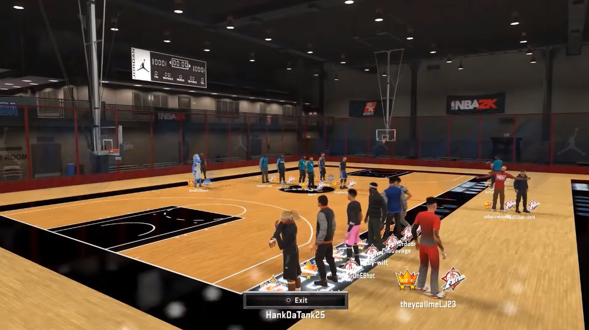 HankDaTank's tweet photo. Rec in #NBA2K24 we really need to be able to wear custom clothes again like in 2k15, i am so sick of these same old rec jerseys 😭 https://t.co/4hXP1otxeo
