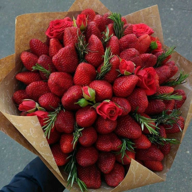 strawberry bouquet 🍓💐