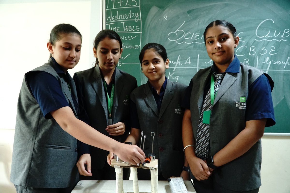 chitkara_school's tweet image. Chitkara International School&apos;s Scientific Club hosts an enthralling yet insightful activity viz. &quot;Building a Bridge&quot; for the avid learners of Grade 7

#CIS #Scienceactivity #learning #science #buildingbridge #strengthtest #studentactivity #Scientificcllub