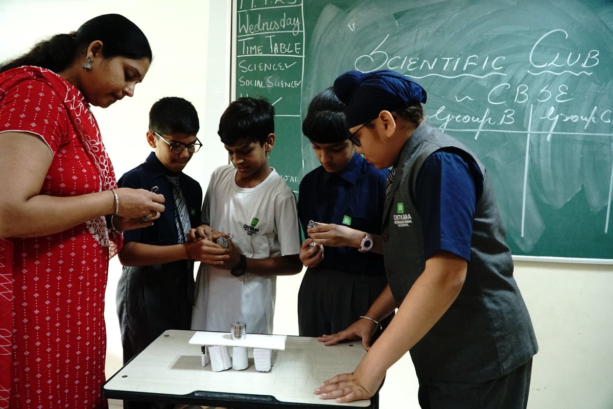 chitkara_school's tweet image. Chitkara International School&apos;s Scientific Club hosts an enthralling yet insightful activity viz. &quot;Building a Bridge&quot; for the avid learners of Grade 7

#CIS #Scienceactivity #learning #science #buildingbridge #strengthtest #studentactivity #Scientificcllub