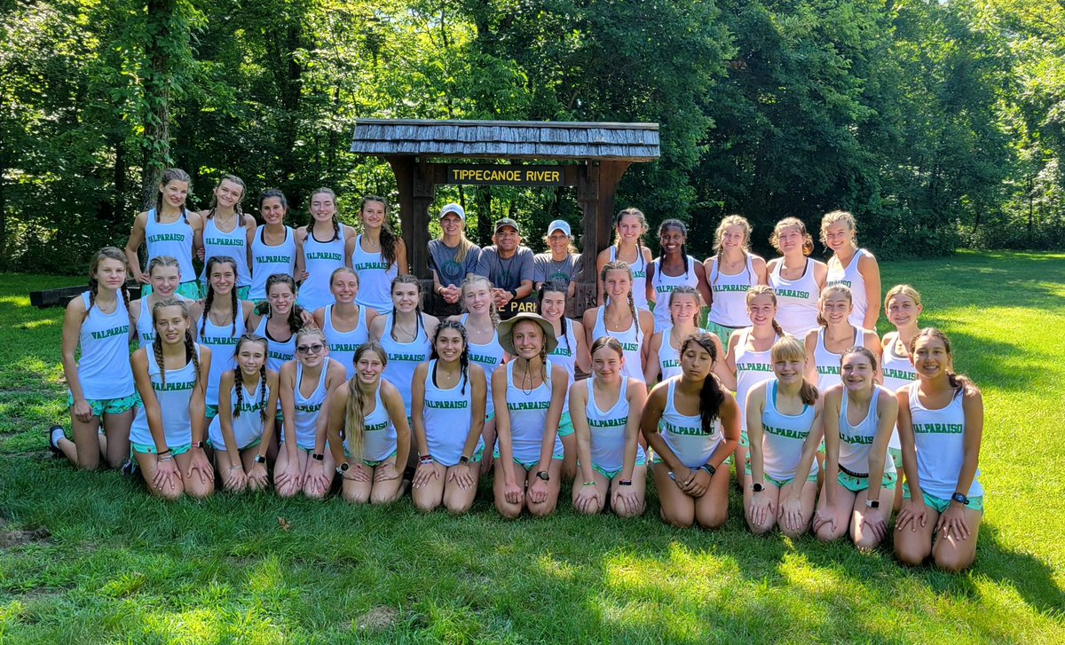 valpoxc's tweet photo. #CampSquad Closed out a great 4 days at camp. High goals. Higher expectations! #GoVGXC 💚☘️🍀🤍 https://t.co/GDzDpwr1Eu
