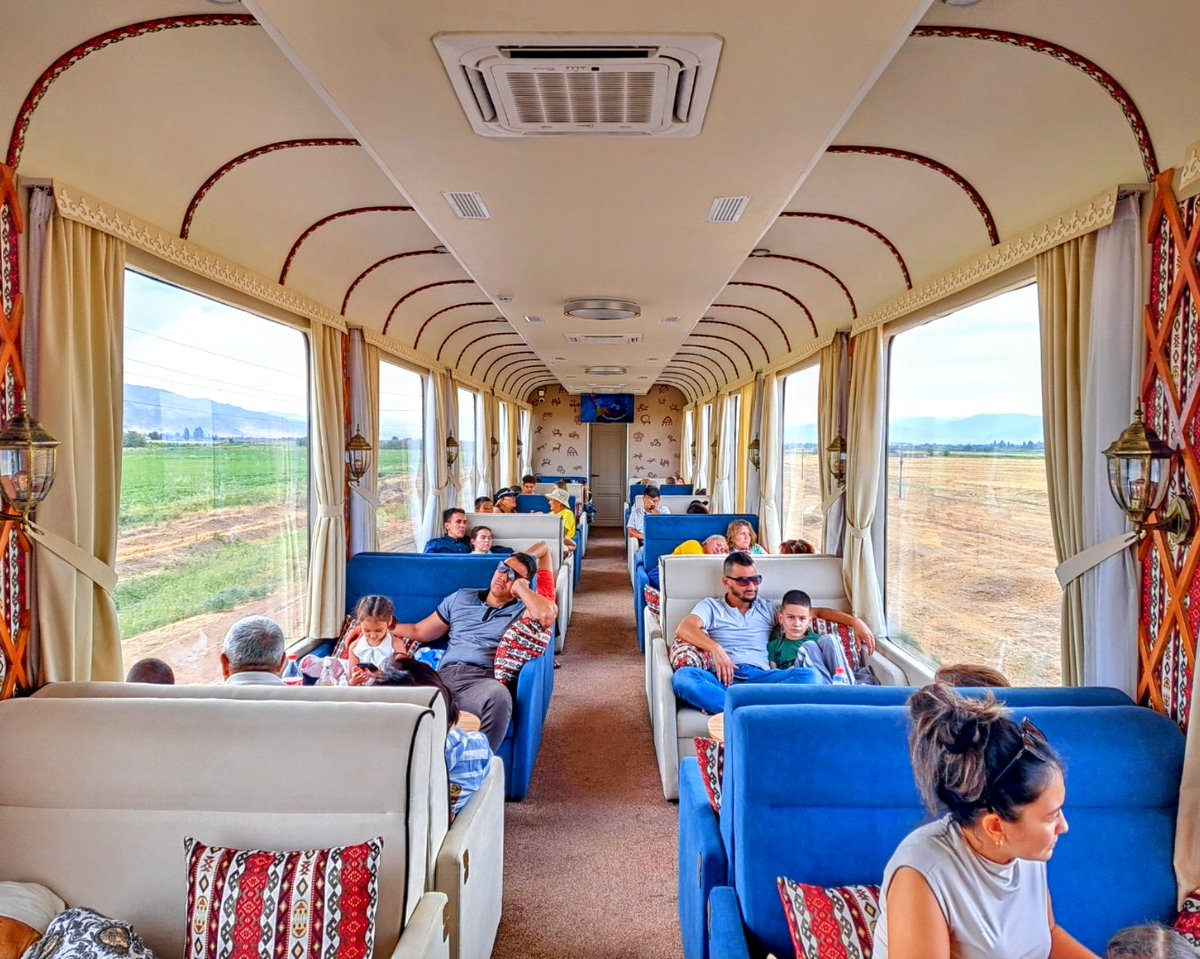 Троссовкадағы асхана порносын онлайн көріңіз