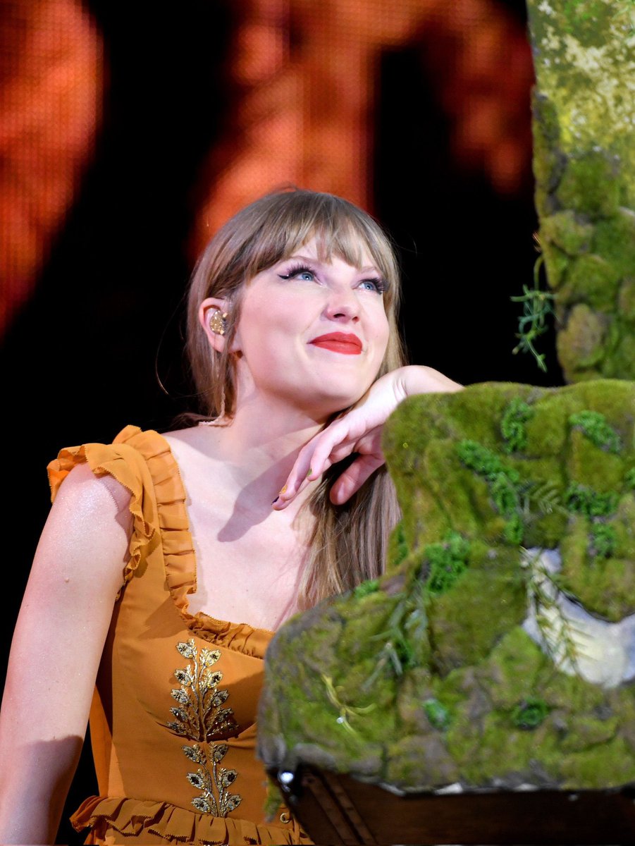 blessedswifty's tweet image. 💬 | @TaylorSwift13 on making music:

— “I’m gonna make and release many albums as humanly possible.”