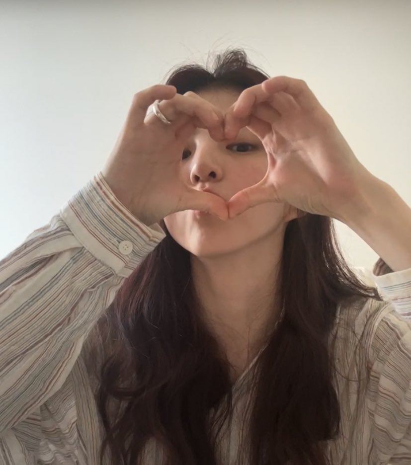 hansoheeglobal's tweet photo. 🤍🤍🤍🤍🤍

#HanSohee #한소희 https://t.co/uchVYaGfdN