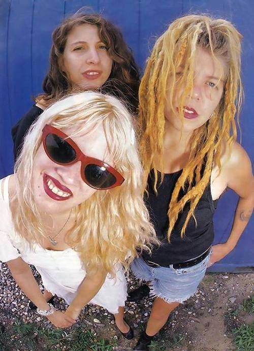 ivannieblas's tweet photo. La presencia de las mujeres infaltable en la escena, contribuyendo a la avanzada Grunge. L7 y BABES IN TOYLAND circulando en #ElOraculoDelGranch https://t.co/0ON6pVWC3R