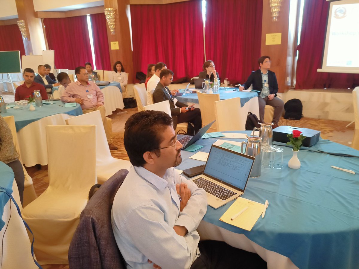 HERDIntl's tweet photo. @sushilbaral highlights the importance of comprehending contextual reality and practicality of implementation for Health Policy and System Research Institutions (HPSRIs) as he sheds light on the co-creation of the Capacity development framework for #HPSRIs
#HPSR @results4dev https://t.co/ElmxSJmHpK