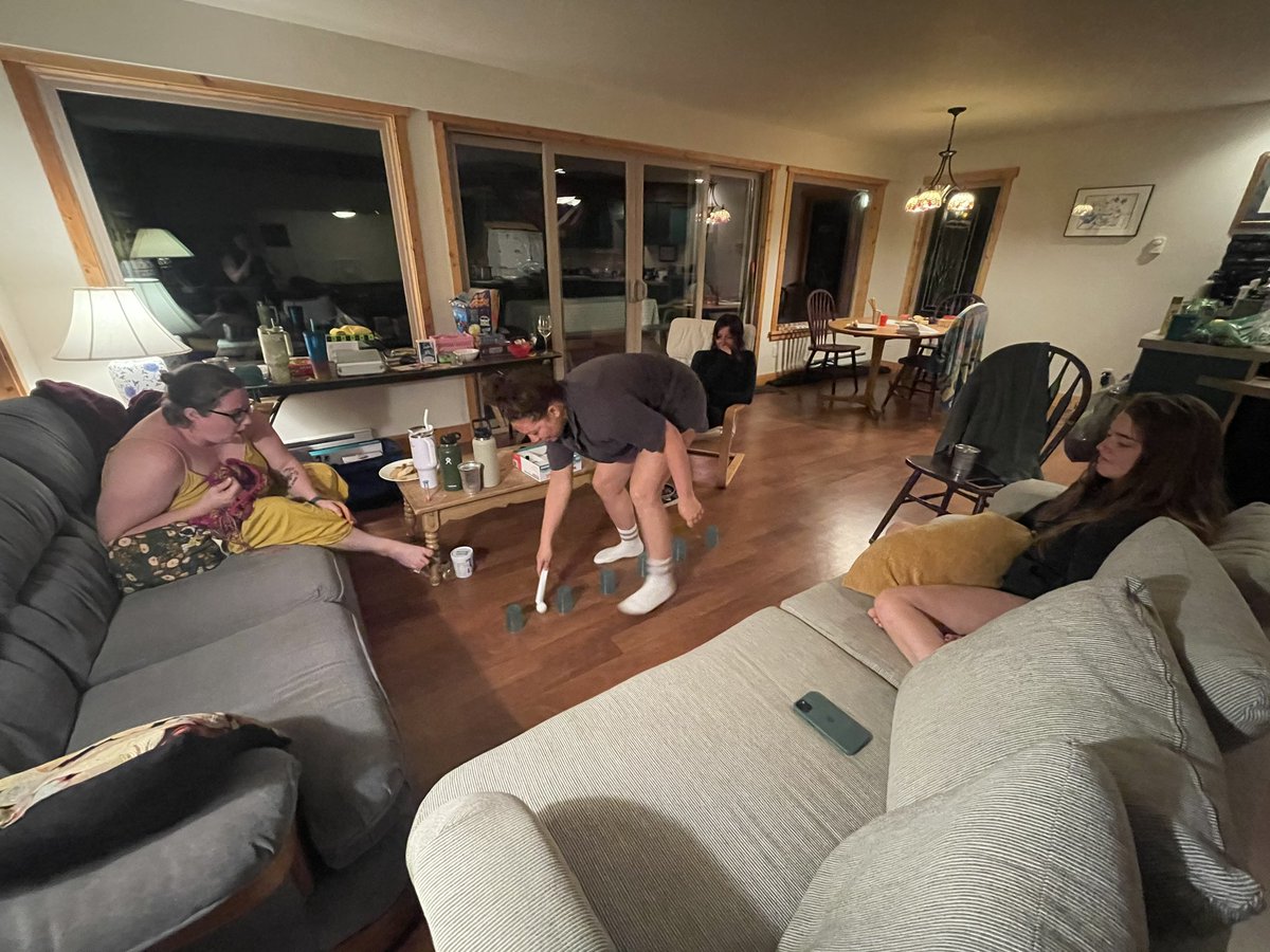 jylle_a's tweet photo. Another @gameofkittens game making a good time even better! @Tryazon #WithoutFail Thanks for playing, friends! https://t.co/jxcR1dhy55